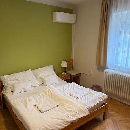 Csoemoeri Vendeghaz *