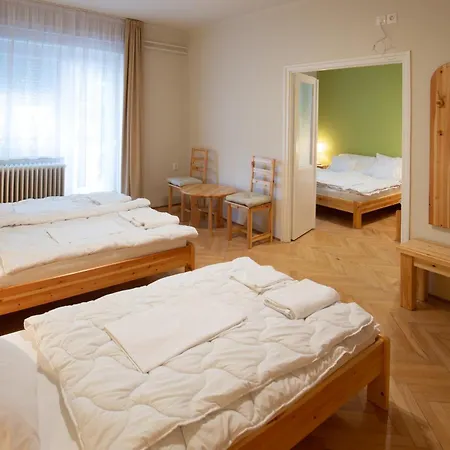 Csoemoeri Vendeghaz بيت ضيافة Csomor