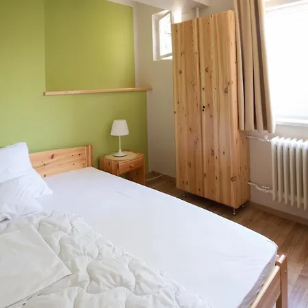 بيت ضيافة Csoemoeri Vendeghaz *