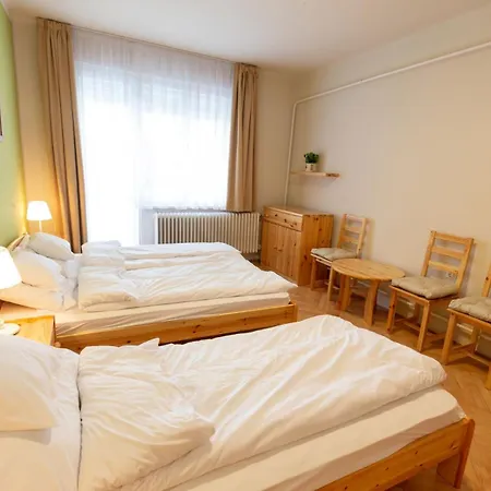 Csoemoeri Vendeghaz بيت ضيافة Csomor