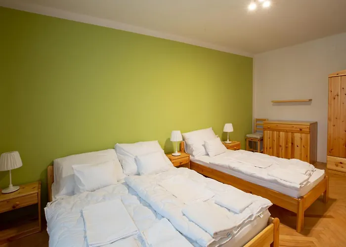 Csoemoeri Vendeghaz Guest house *